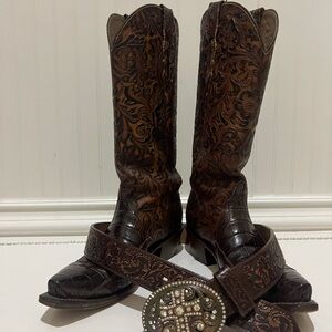 Women’s Lucchese boots size 7.5 dark brown with pattern lizard